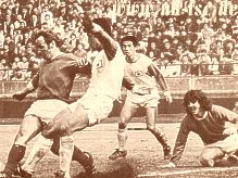 Mike Denton and Alan Ainslie against Japan