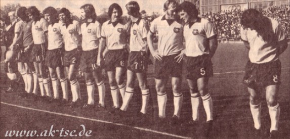 Australia - Uruguay in Melbourne, l.to r.: Wilson, Reilly, Buljevic, Baartz, Utjesenovic, Manuel, Richards, Mackay, Schaefer, Curran and Rooney,